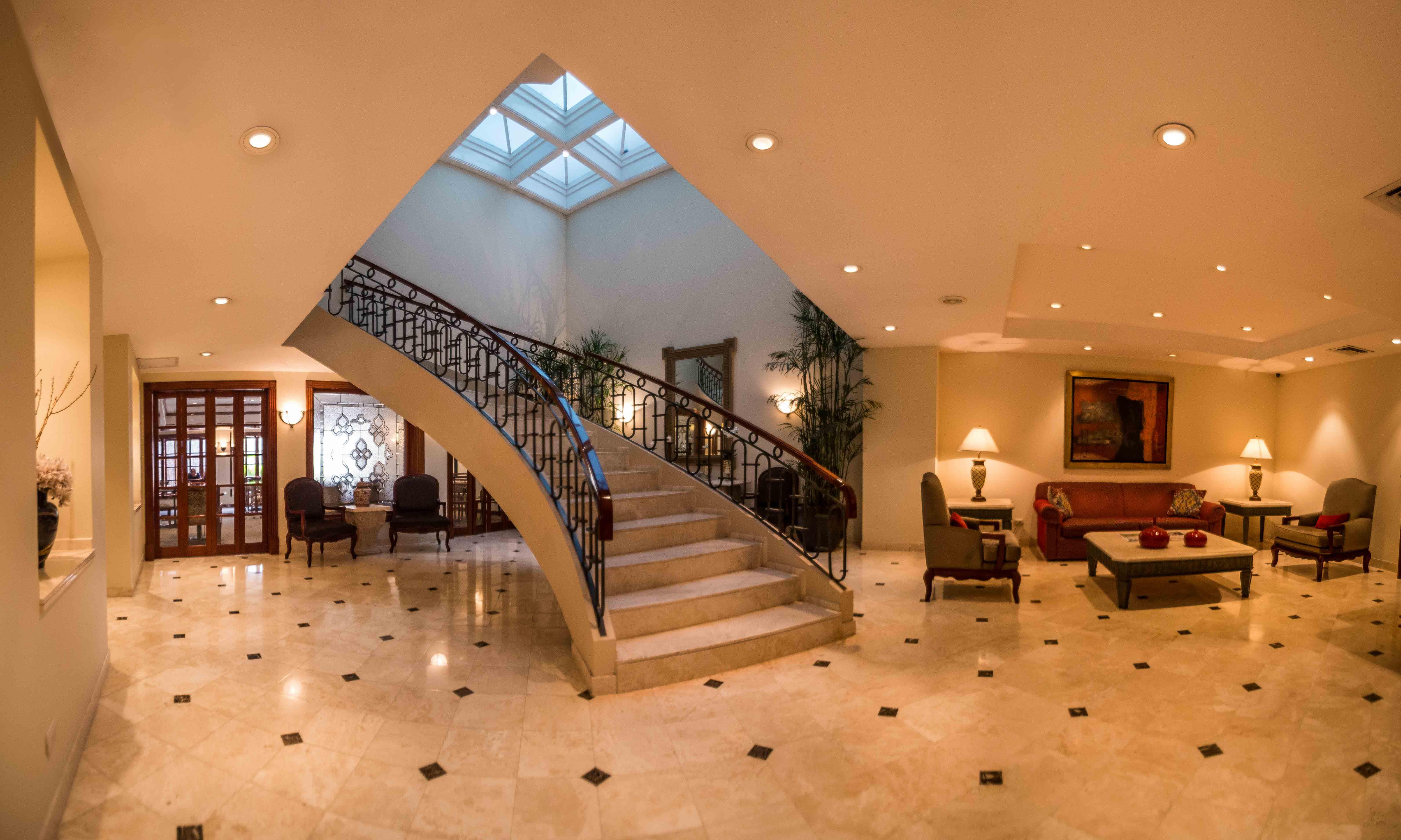 Los Tallanes Hotel & Suites Lima Exterior photo