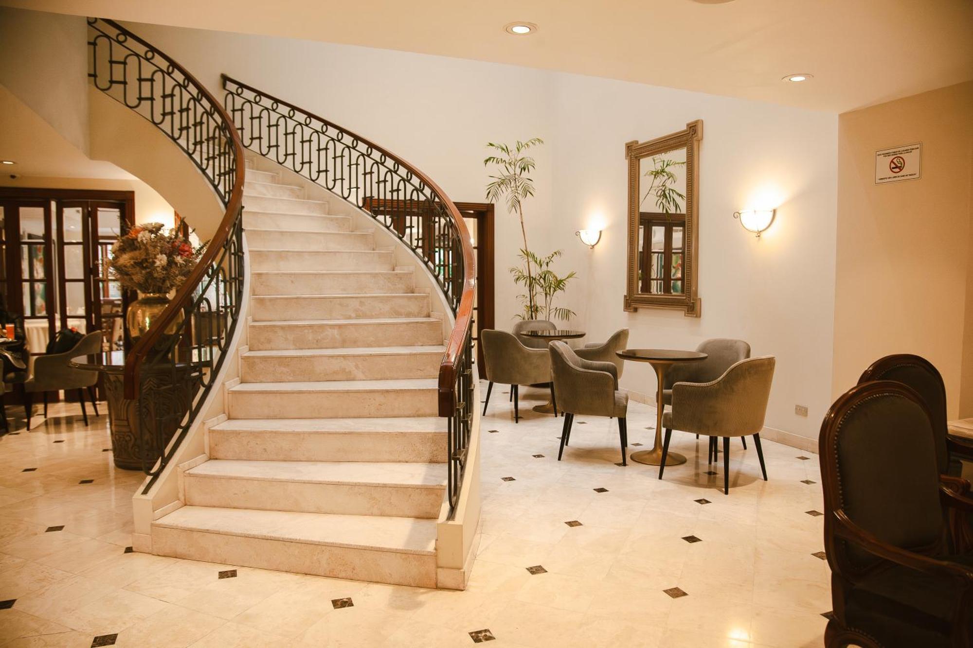 Los Tallanes Hotel & Suites Lima Exterior photo